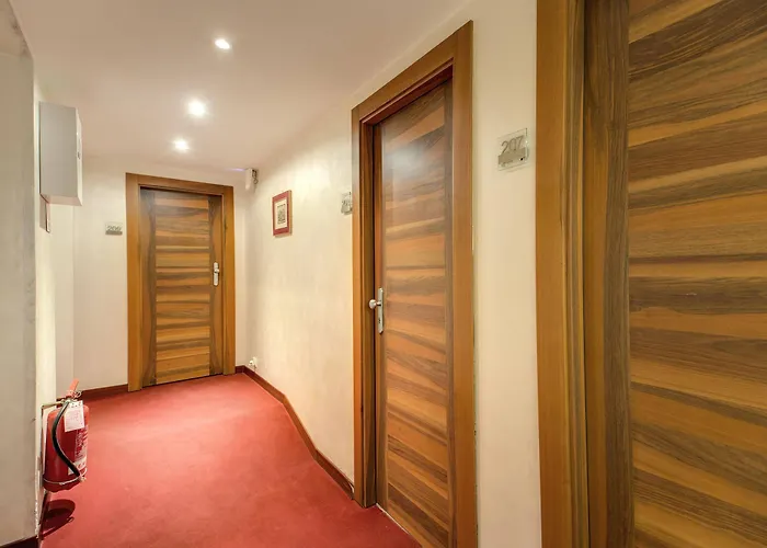 Collina Otel 2*